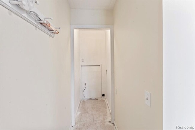 Building Photo - 4350 Otter Lake Rd