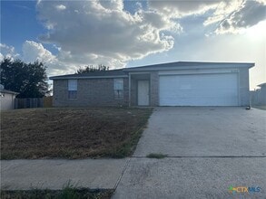 Building Photo - 4104 Mustang Dr