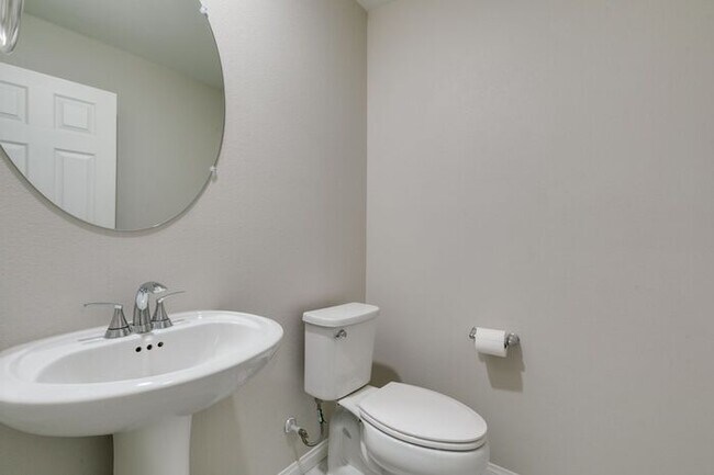 Building Photo - Bright & Spacious 3-Bedroom Home in Inspirada