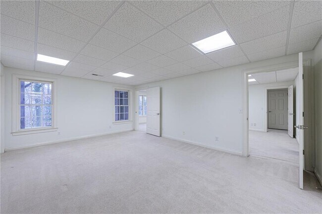 Building Photo - 125 River N Cir