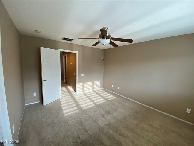 Building Photo - 2613 Le Pontet Terrace