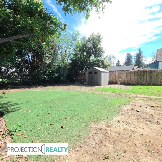 Building Photo - 4838 NE 99th Ave