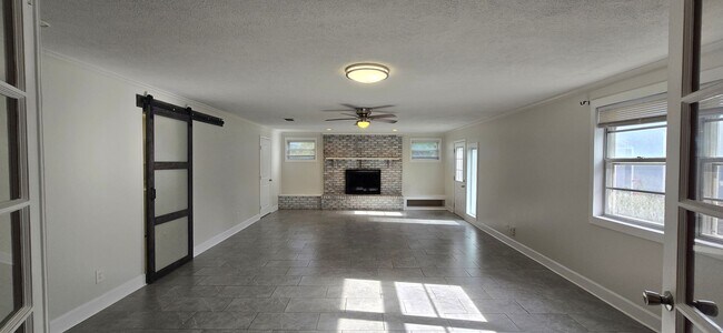 Building Photo - Coming Soon Lake Shore Single Family Home