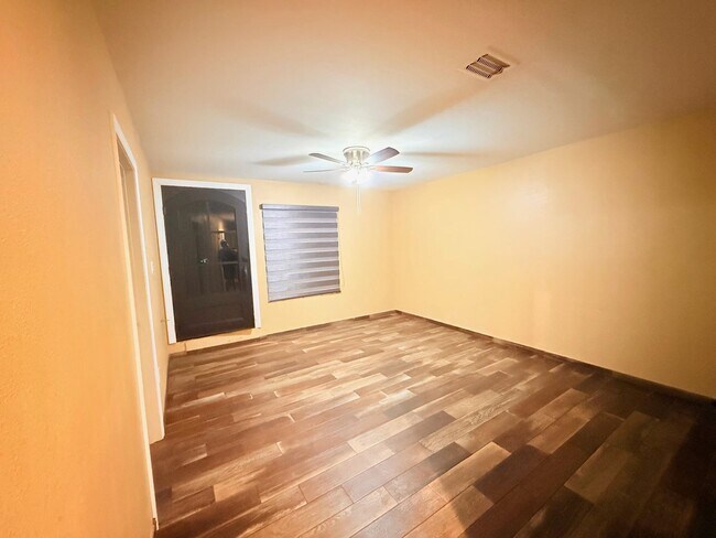 Building Photo - 4416 Flores Ave