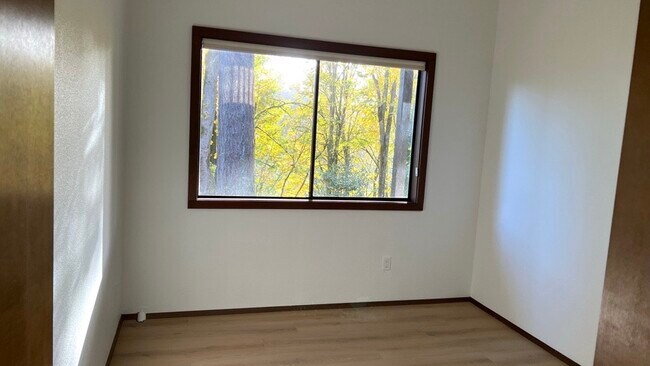 Building Photo - 4630 142nd Pl SE