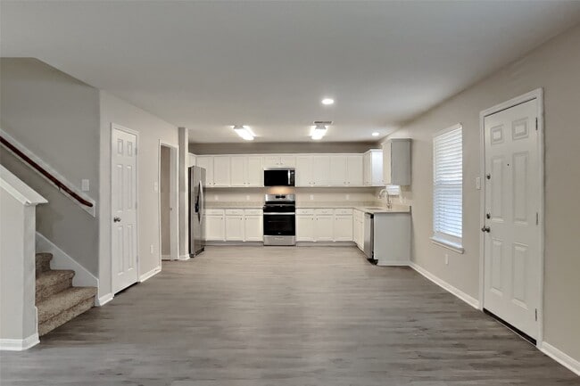 Building Photo - 6110 Wilcox Point Dr