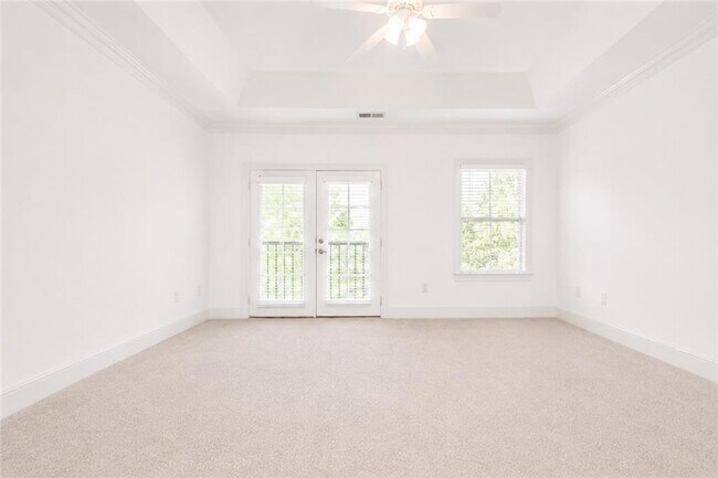 Building Photo - 5490 Glenridge Park NE