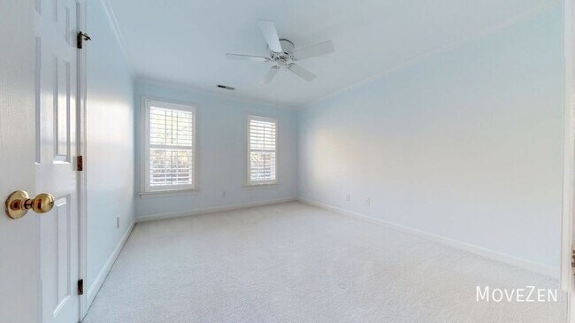 Building Photo - 123 Greymist Ln