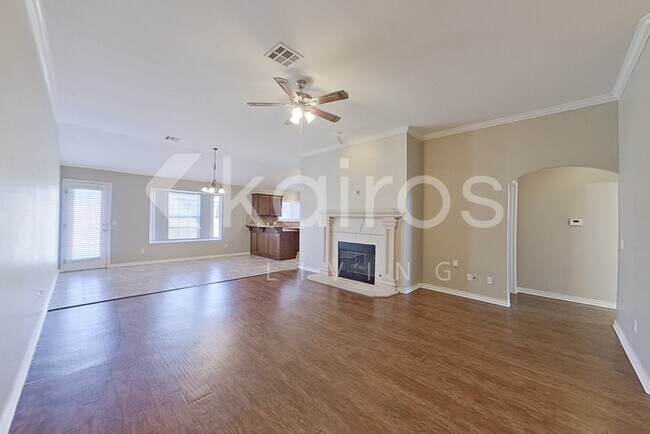 Building Photo - 4210 Syracuse St