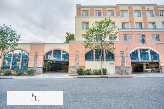 Building Photo - Luxurious Modern Condo in Alhambra