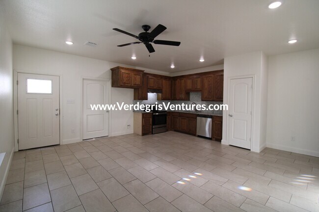 Primary Photo - 3411 8th Ave