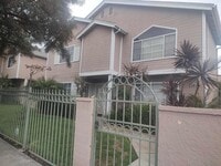 Building Photo - 4111 Poplar St
