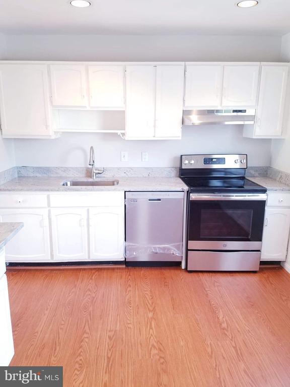 Building Photo - 150 Gold Kettle Dr