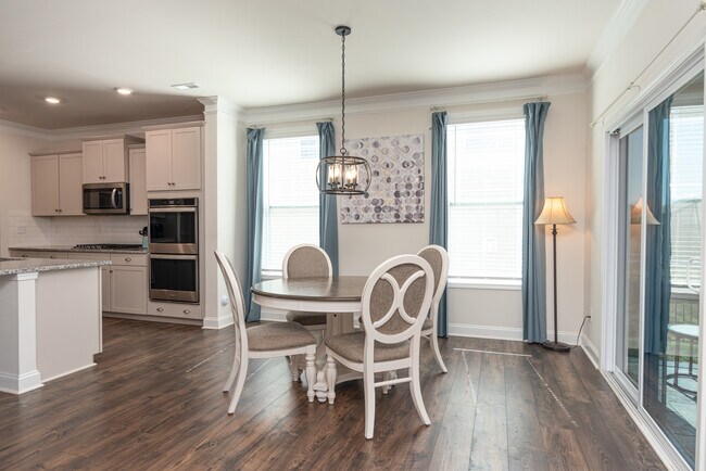 Building Photo - 2046 Saddlebred Dr