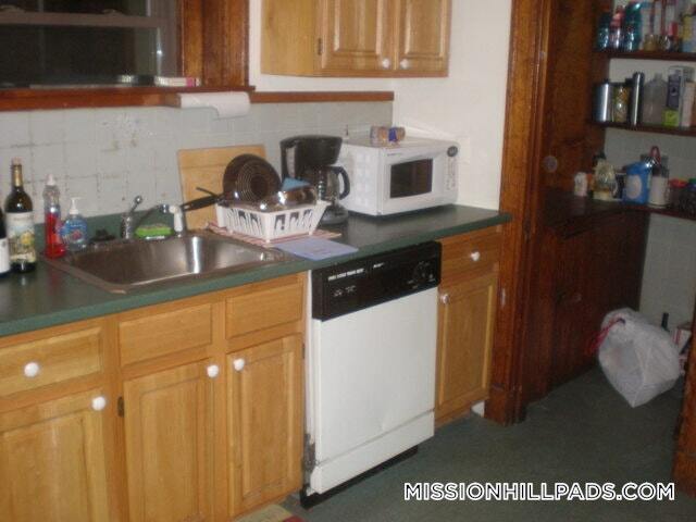 Building Photo - 174 St Alphonsus St