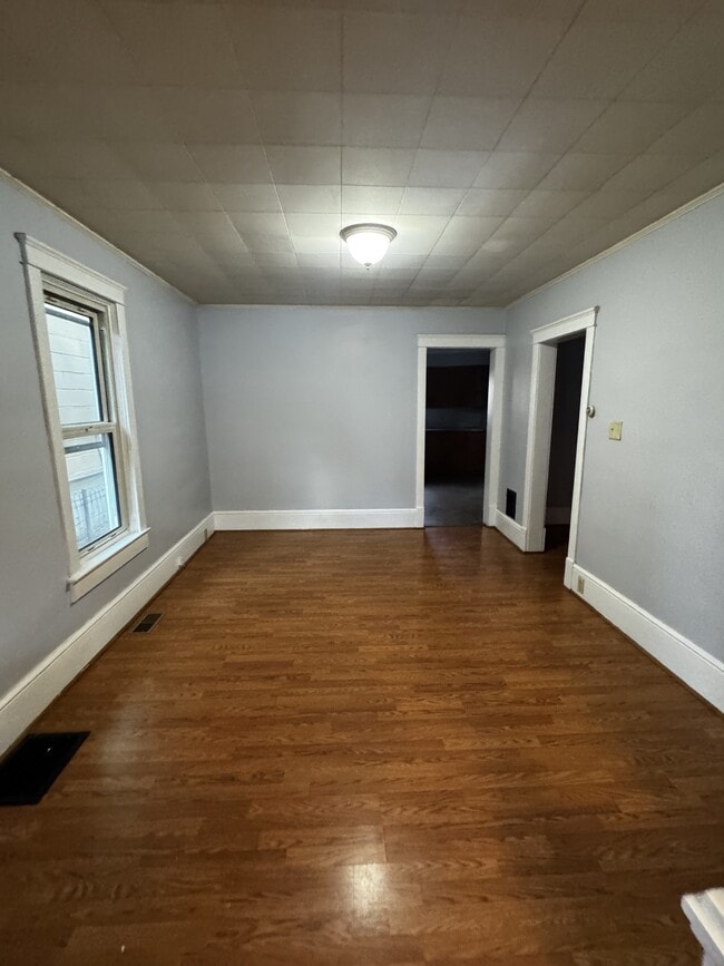 Building Photo - 317 Porter Ave