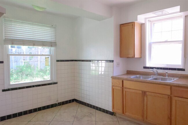 Building Photo - 1067 Melvin Dr