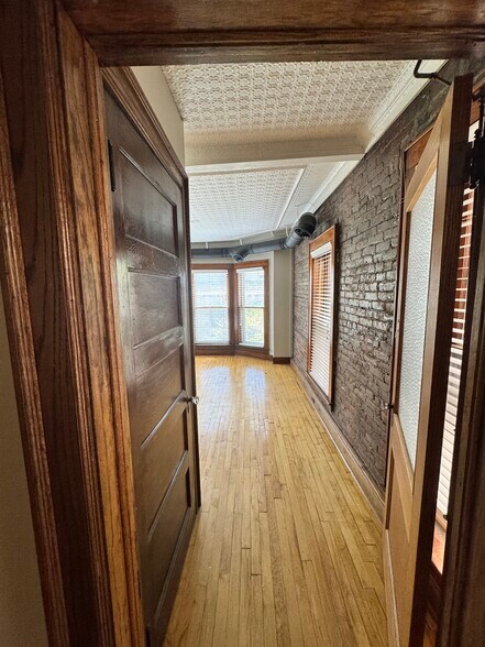 Building Photo - 317 Montgomery St