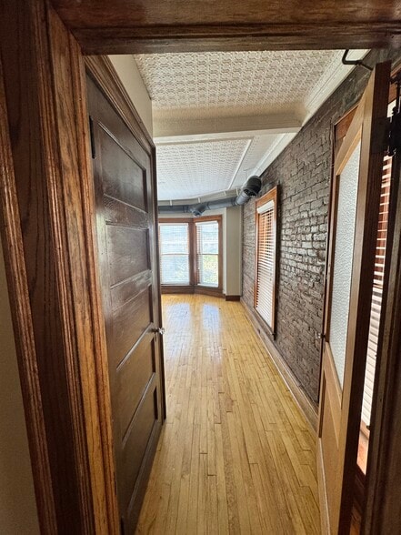 Building Photo - 319 Montgomery St