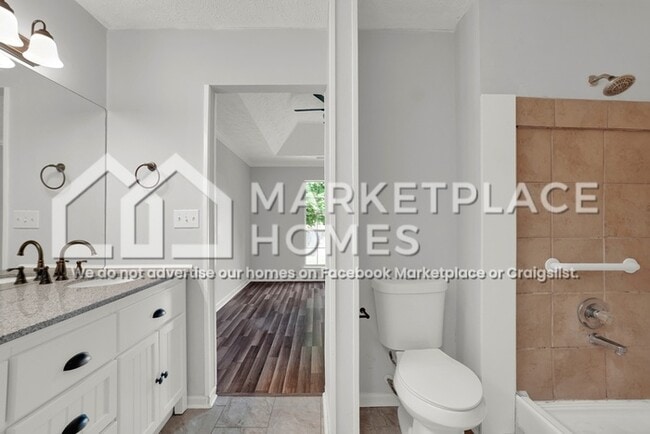 Building Photo - 8513 English Oak Loop