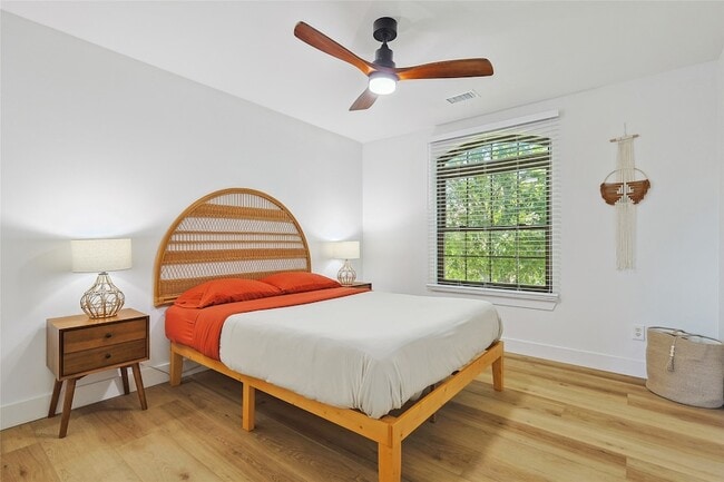 Building Photo - 1088 Pondview Dr