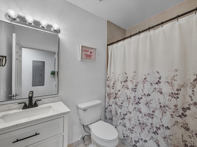 Building Photo - 1610 Presidential Way