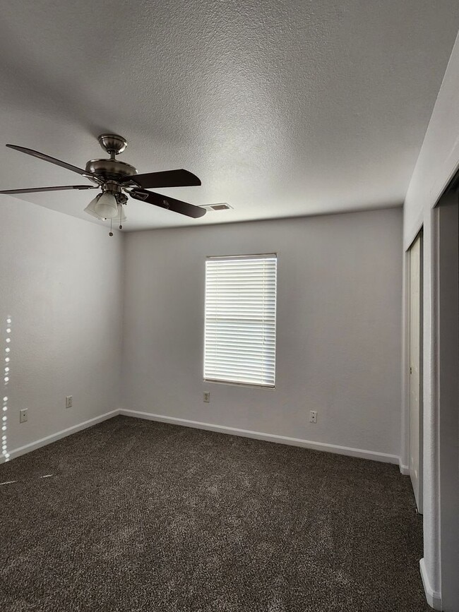 Building Photo - *MOVE IN SPECIAL - 2 WEEKS FREE!!* Beautiful Yuba City Home