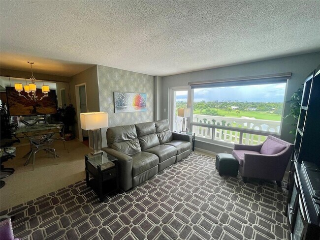 Building Photo - 2500 NE 48th Ln