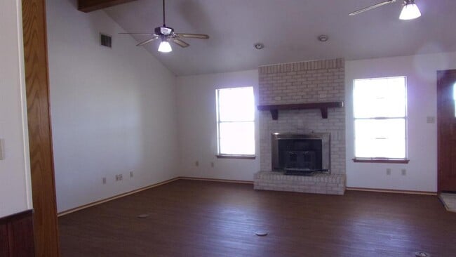 Building Photo - 1802 Goehmann Ln