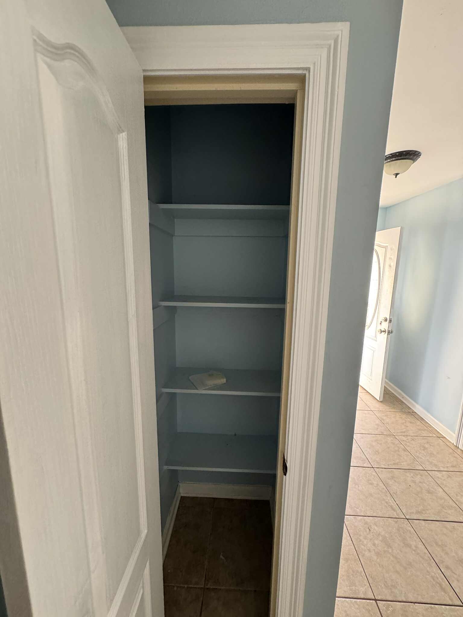 Building Photo - 6206 W Desoto St