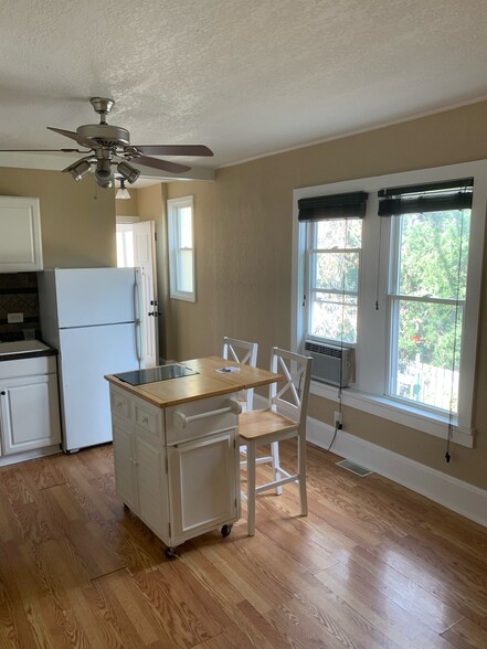 Kitchen/ Dining - 1510 Brady St