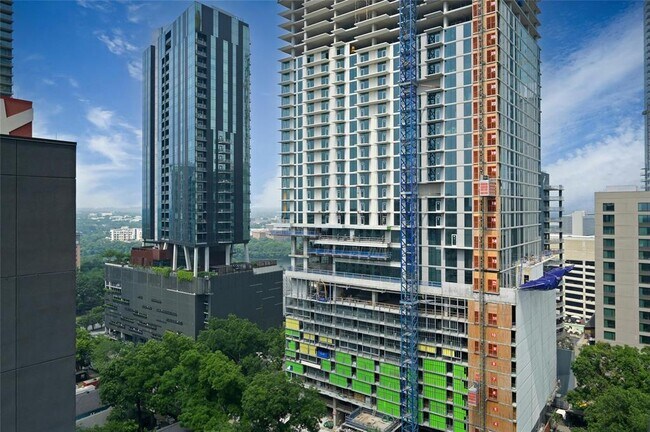 Building Photo - 84 East Ave