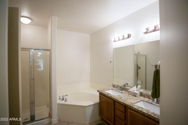 Building Photo - 5350 E Deer Valley Dr