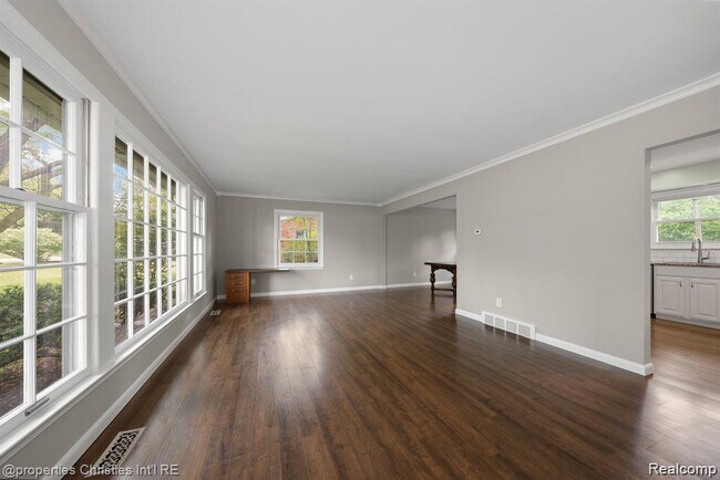 Building Photo - 126 Orchardale Dr