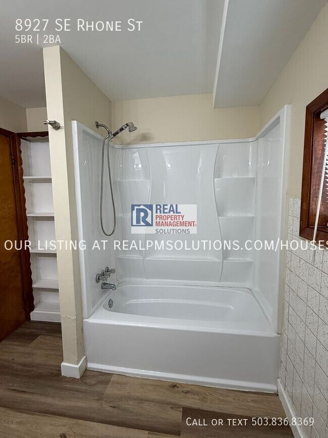Building Photo - 8927 SE Rhone St