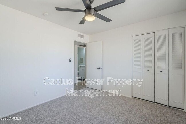 Building Photo - 1708 W Estrella Dr