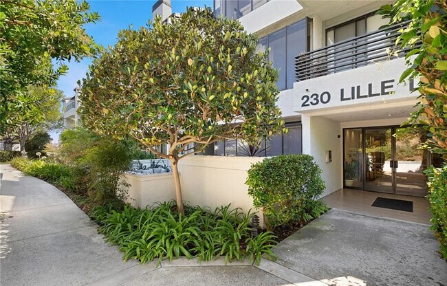 Building Photo - 230 Lille Ln