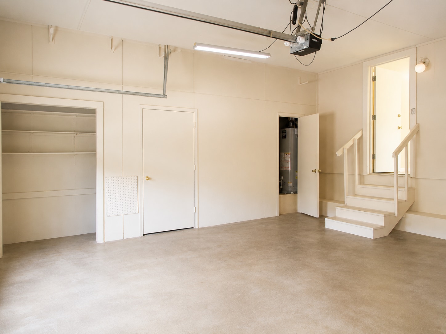 Building Photo - 126 Hollyhill Ln