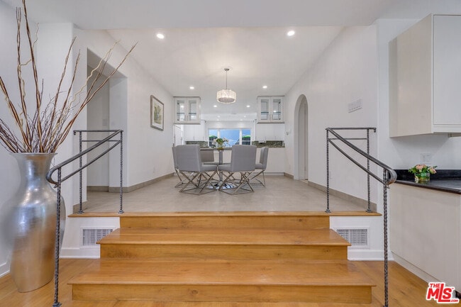 Building Photo - 507 N Arden Dr