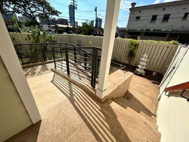 Building Photo - Like New Single Family Home in McCully!