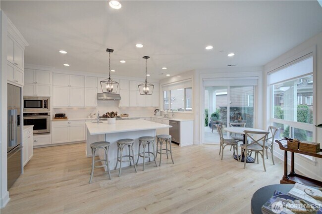 Building Photo - 5Bd/4.5Ba Sammamish House
