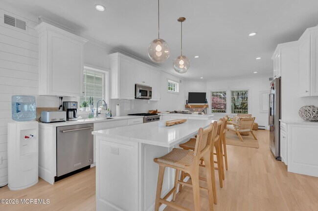 Building Photo - 112 Sylvania Ave