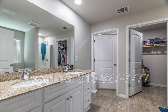 Building Photo - 10423 Legacy Cv