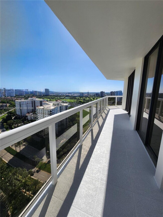 Building Photo - 20185 E Country Club Dr