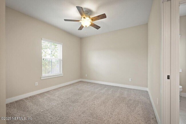Building Photo - 305 Seahill Dr