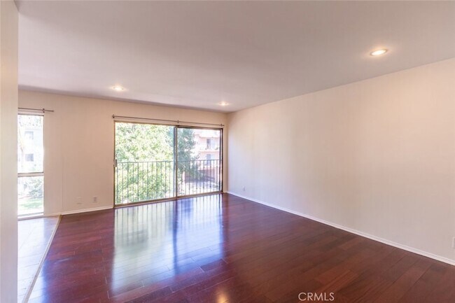 Building Photo - 15344 Weddington St