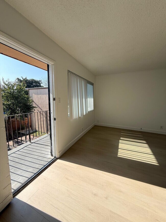 Interior Photo - Newly Upgrade 2 Bedroom 1 Bath Apartment Home. Hurry, Won't Last Long!!