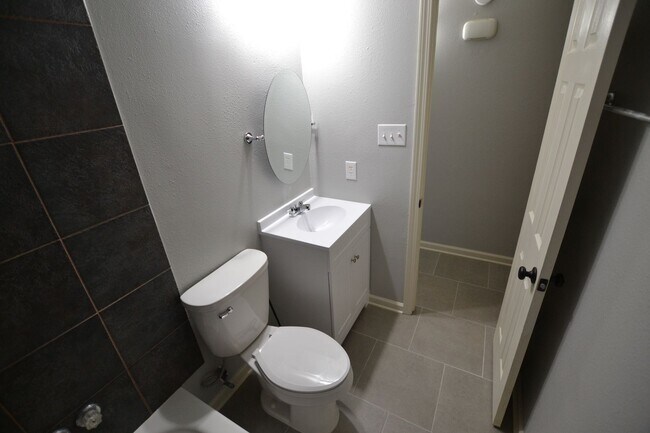 Building Photo - Must See!  Newly remodeled, 3 bdroom, 1.5 bath home in Mayfair North Subdivision