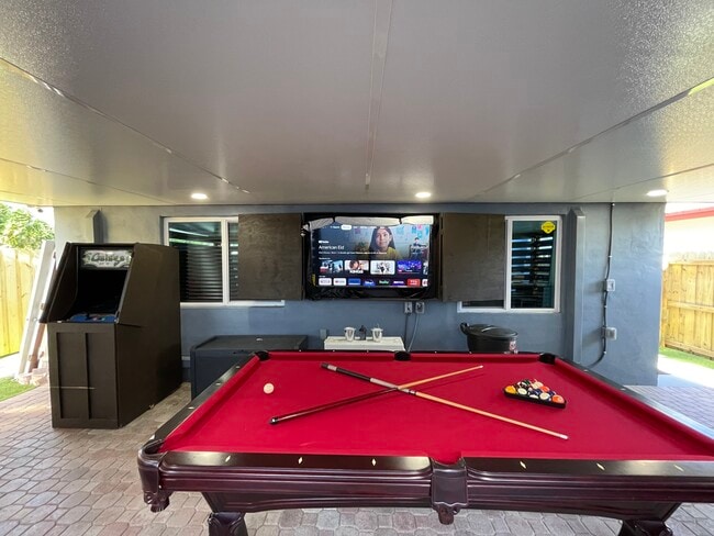 Backyard Patio - 1121 NW 30th Ter