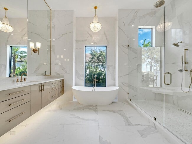 Building Photo - 330 Kelly Plantation Dr